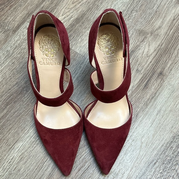 Vince Camuto Carlotte Pointy Toe Pump - Picture 5 of 12